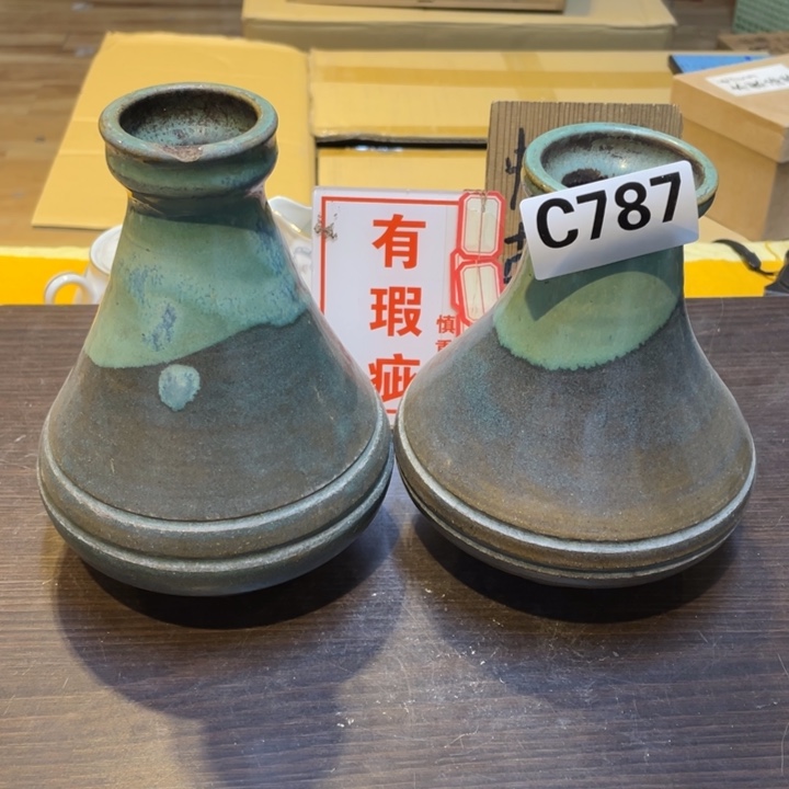 陶瓶一只口沿老磕一处