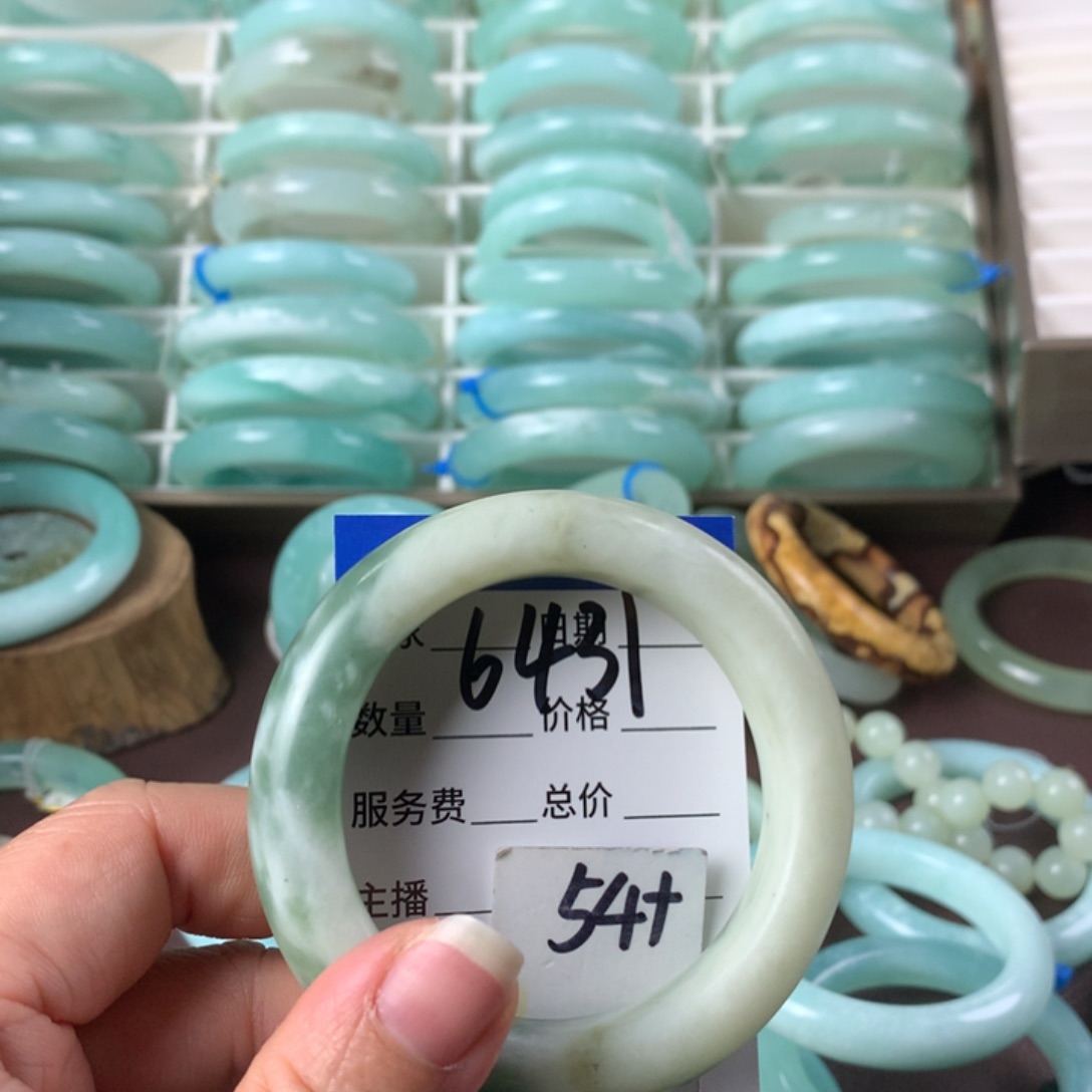 蛇纹石玉手镯未镶嵌6431