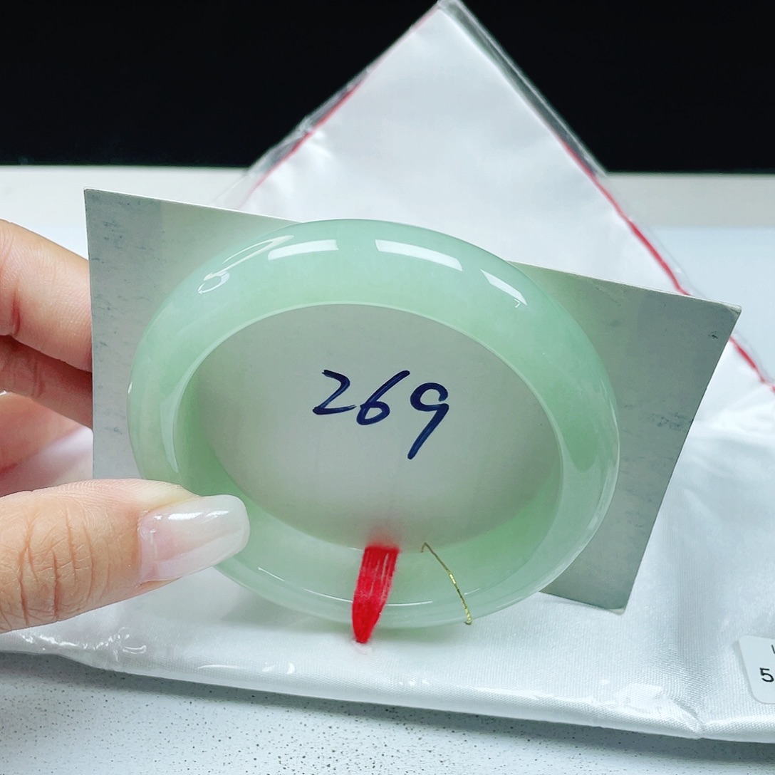 翡翠未镶嵌手镯 正圈55+