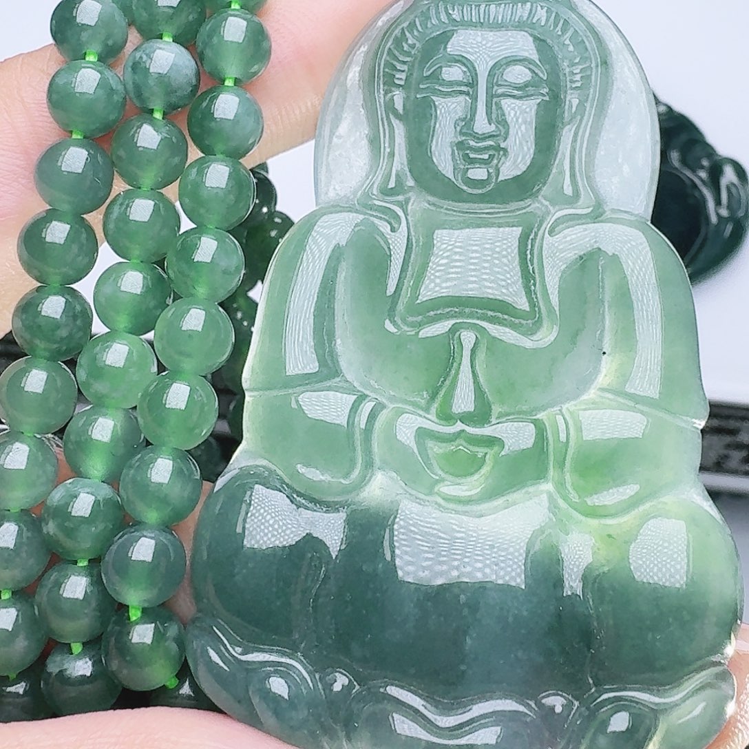 翡翠未镶嵌颈饰天然的A货翡翠多样性发其一 