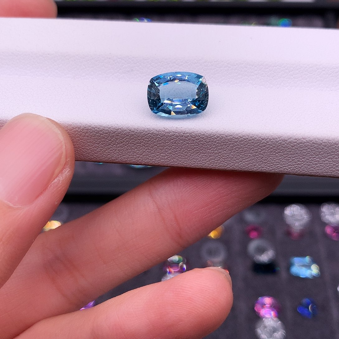 海蓝宝石裸石未镶嵌