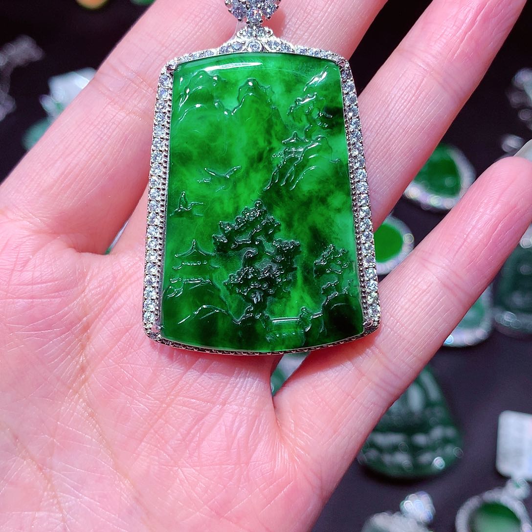 【闪购商品】翡翠吊坠(不含链)未镶嵌