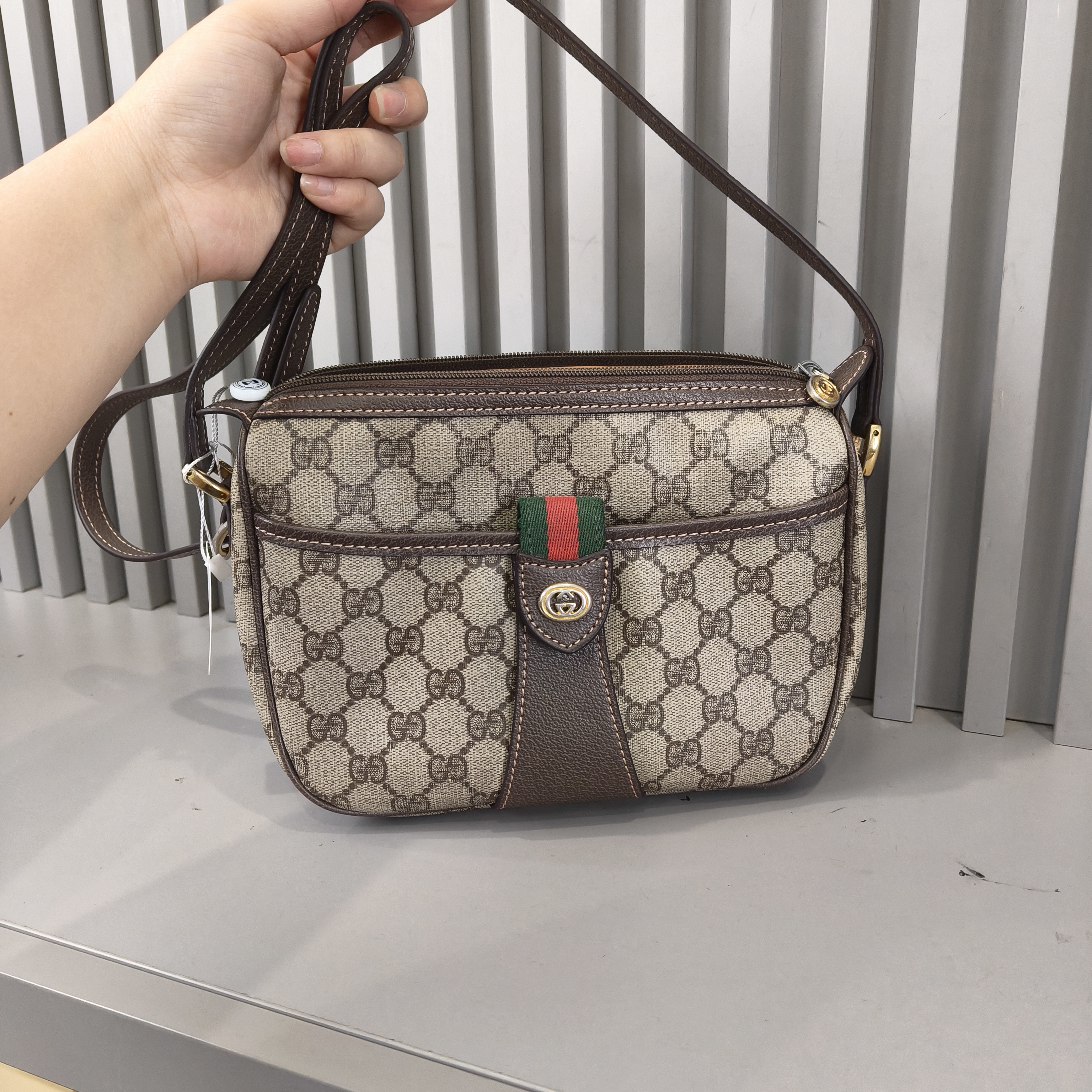 95新 GUCCI/古驰 兔兔奢小颖/古驰斜挎包/21002