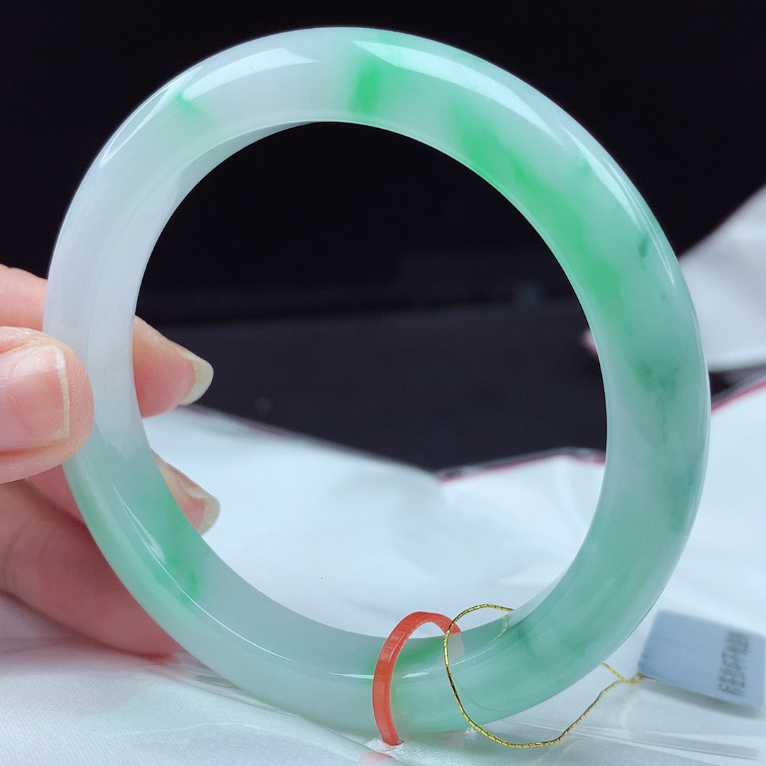 翡翠手镯未镶嵌54圈4310