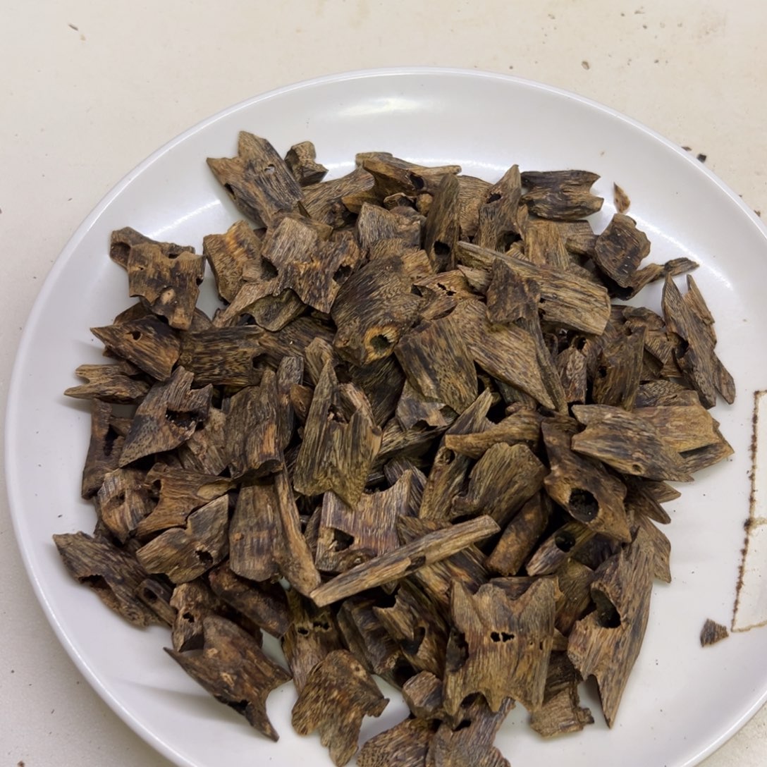 沉香沉香碎屑金莎叶块料102克