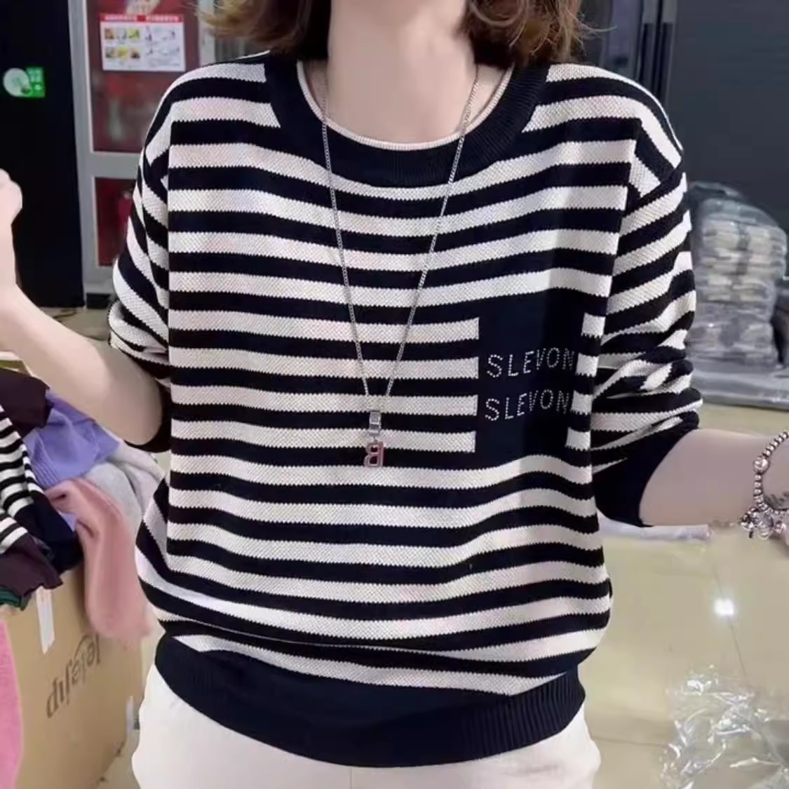 YM欧货洋气字母条纹圆领套头长袖宽松百搭慵懒风洋气上衣女妈妈装