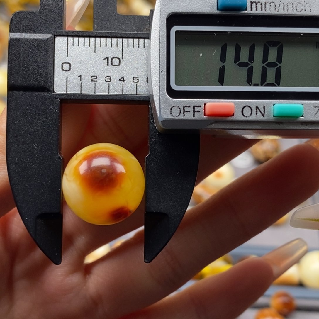 蜜蜡珠宝奇石未镶嵌