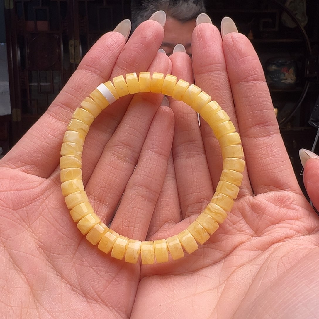 琥珀裸石未镶嵌XD001。8mm