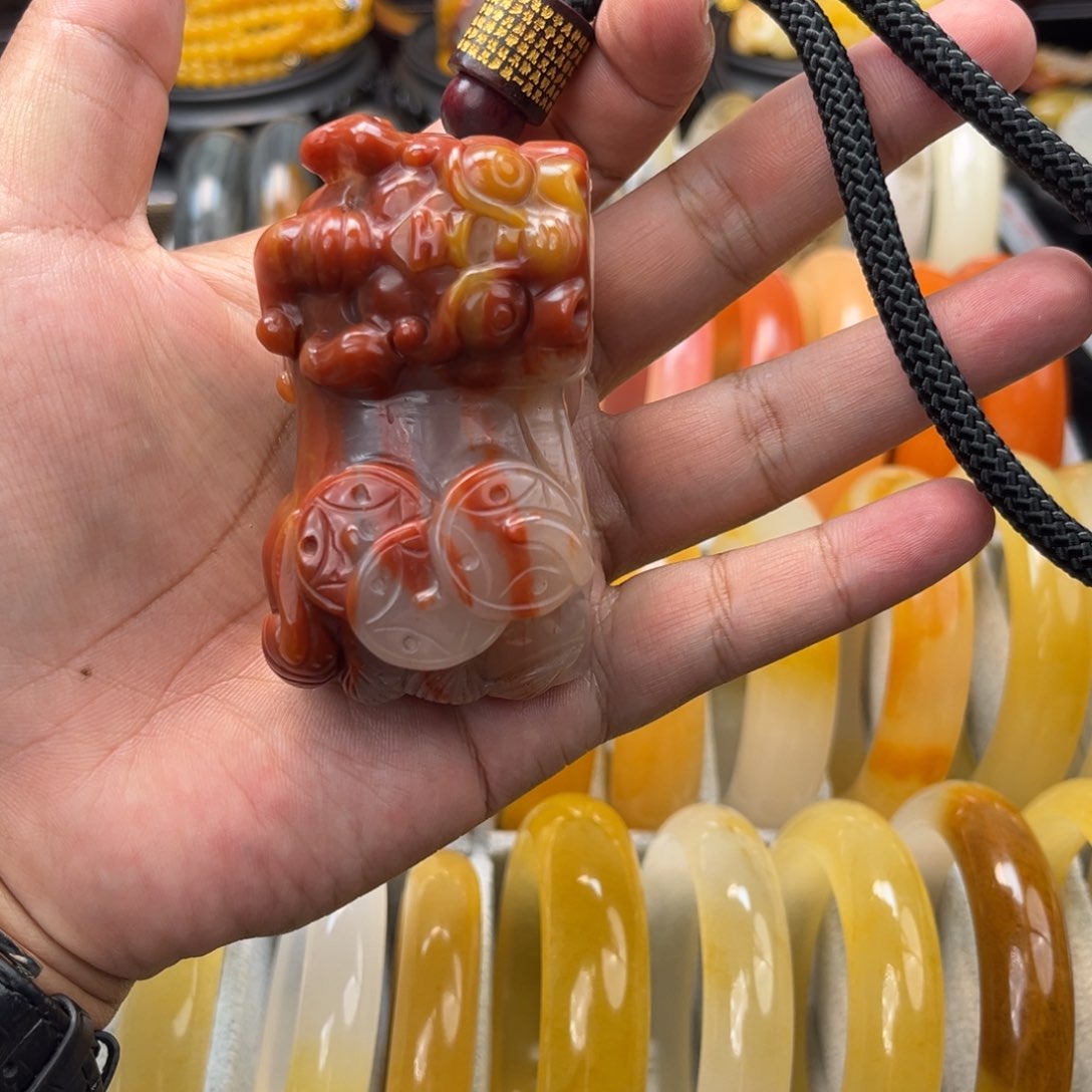 石英质玉（黄龙玉）手镯未镶嵌