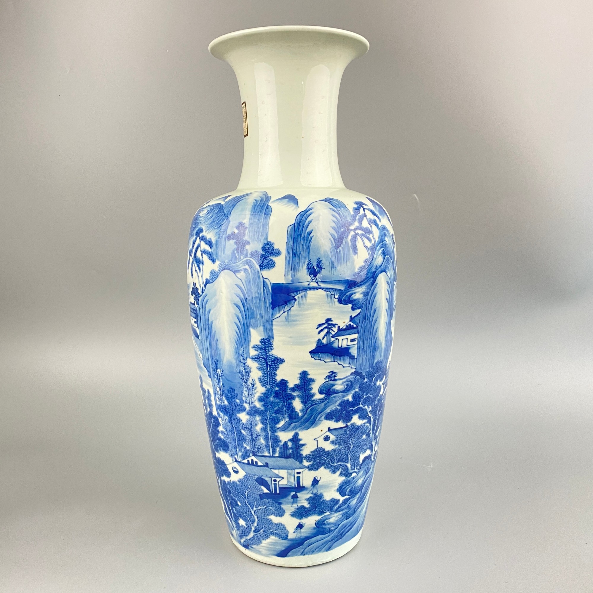 清晚期青花山水人物纹罗汉瓶【古董拍卖】PY25PY0221003