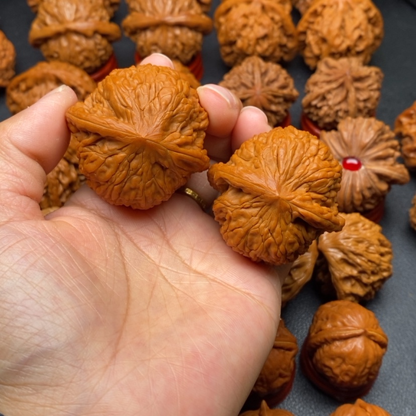 【闪购商品】文玩核桃把件43绣球