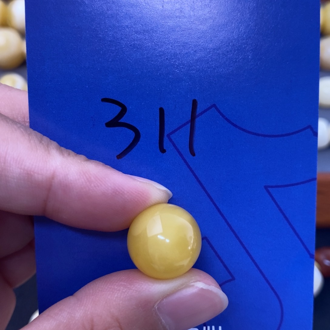 裸石蜜蜡未镶嵌眺**来