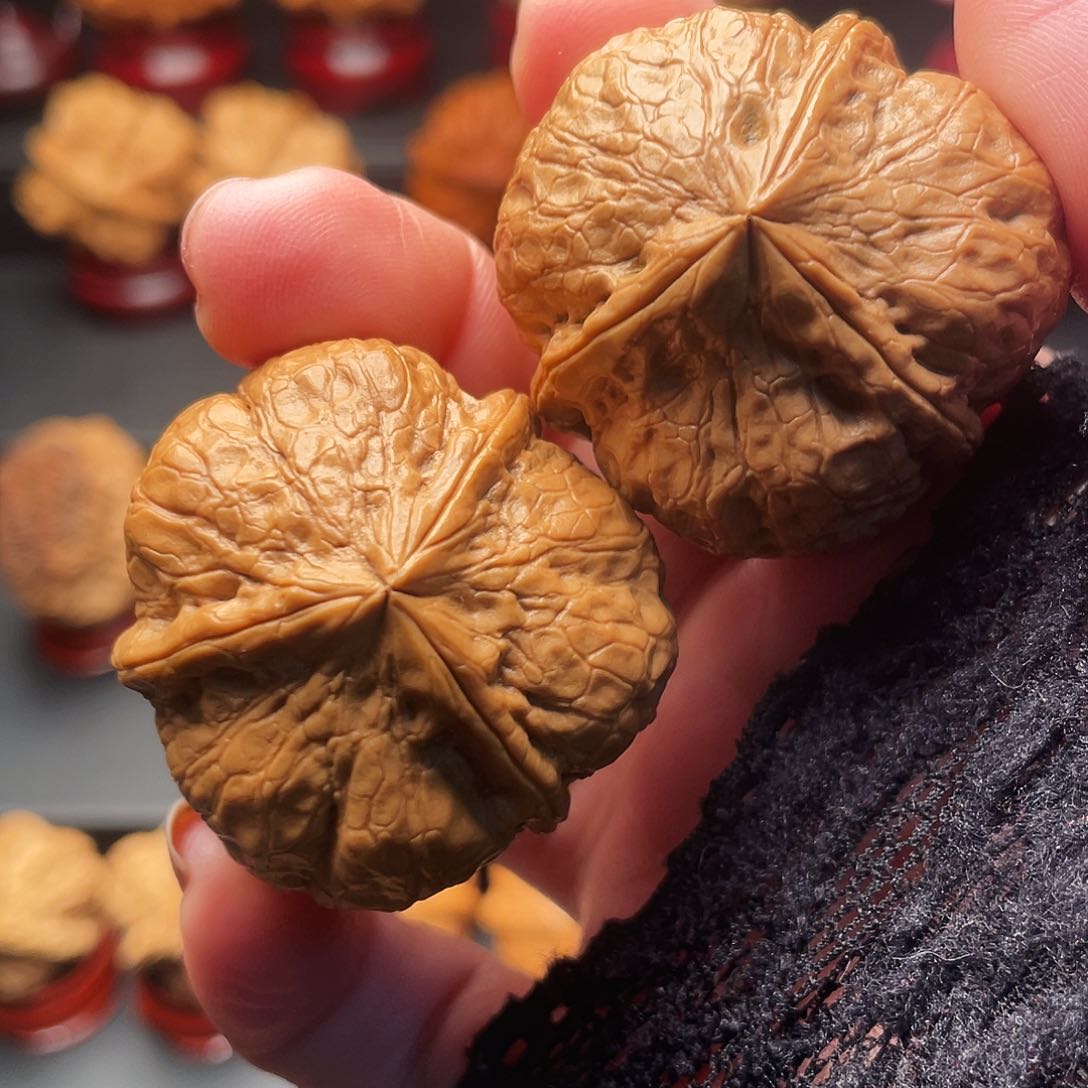 文玩核桃把件老八一……