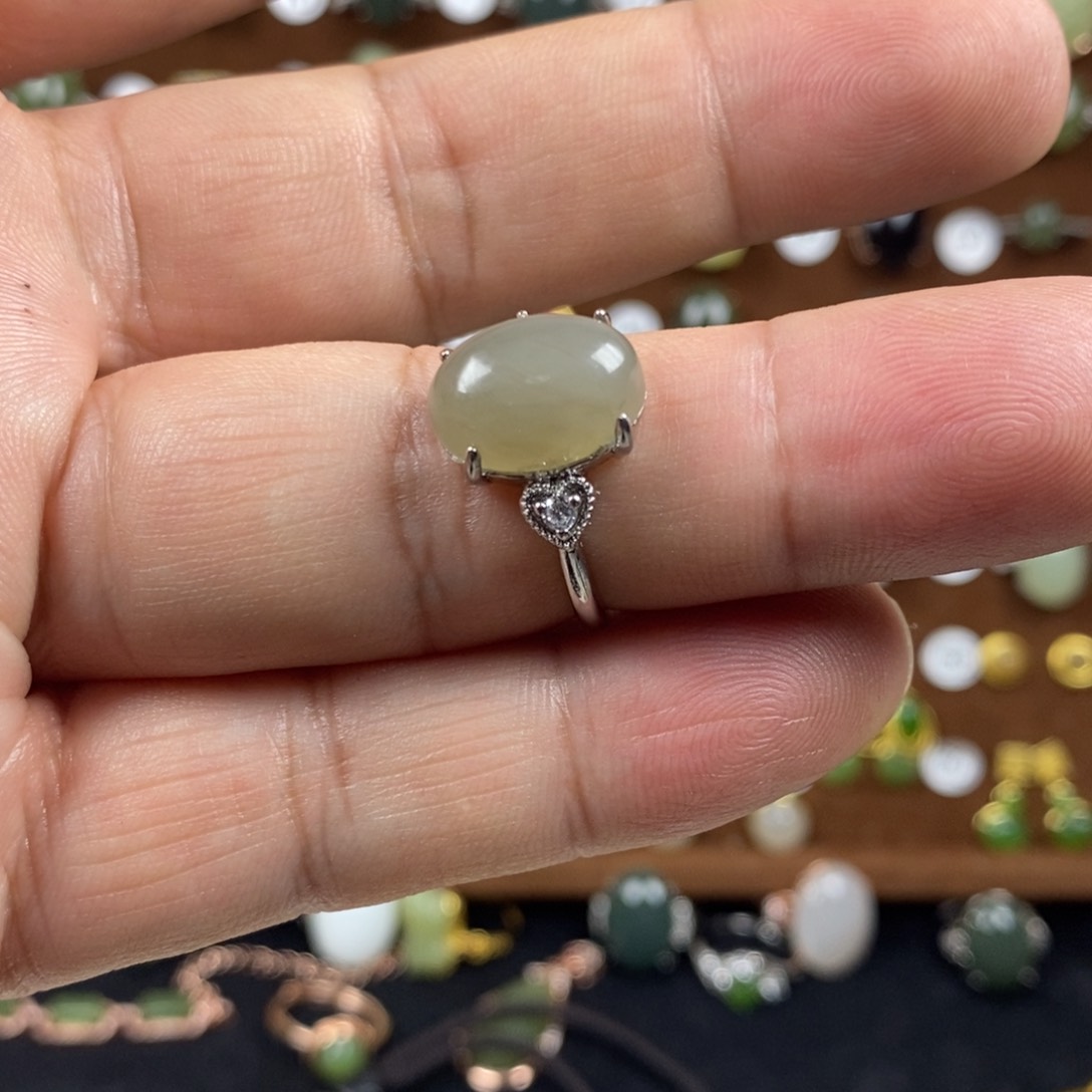 和田玉（青白玉）戒指合金