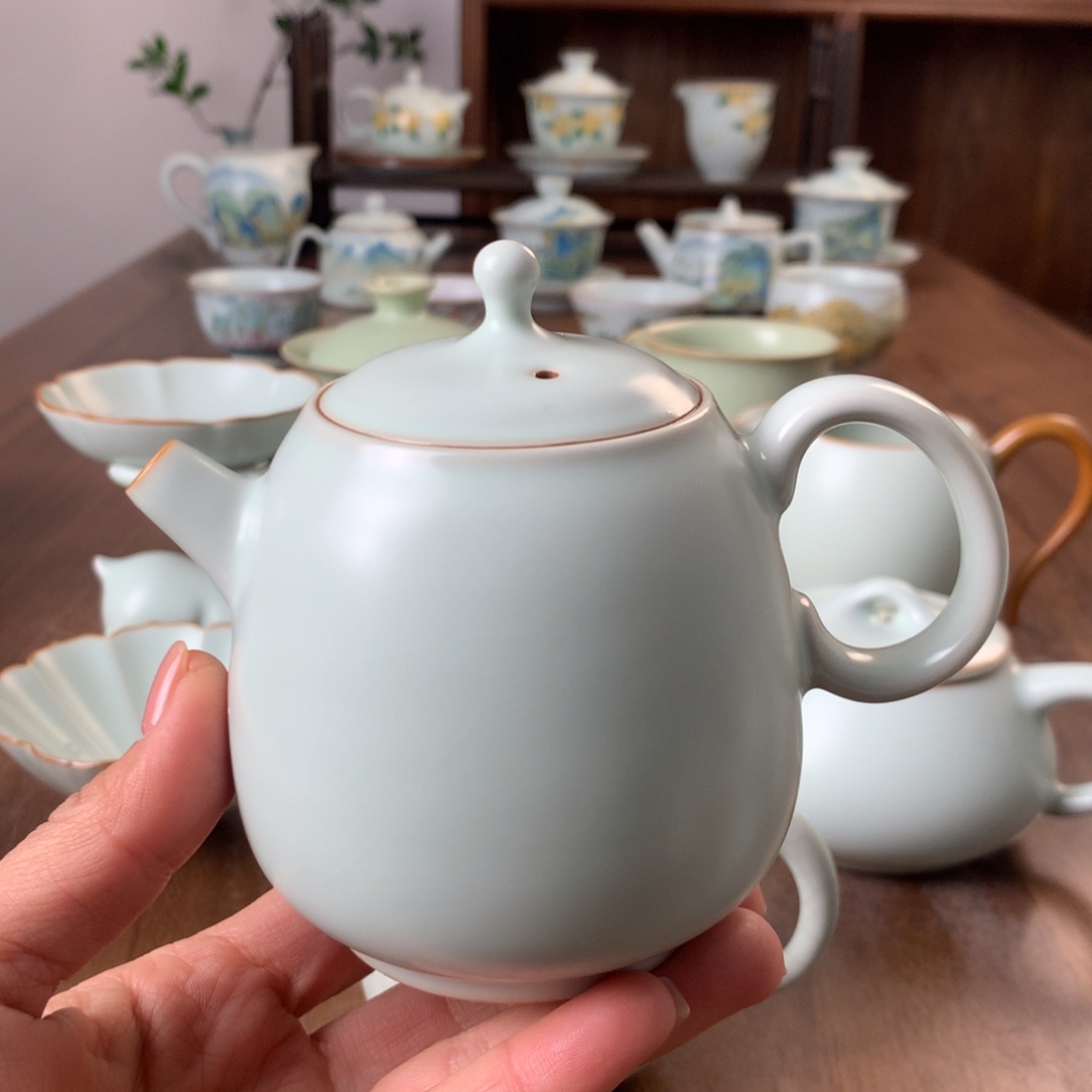 清*仙南汝窑微瑕美人壶