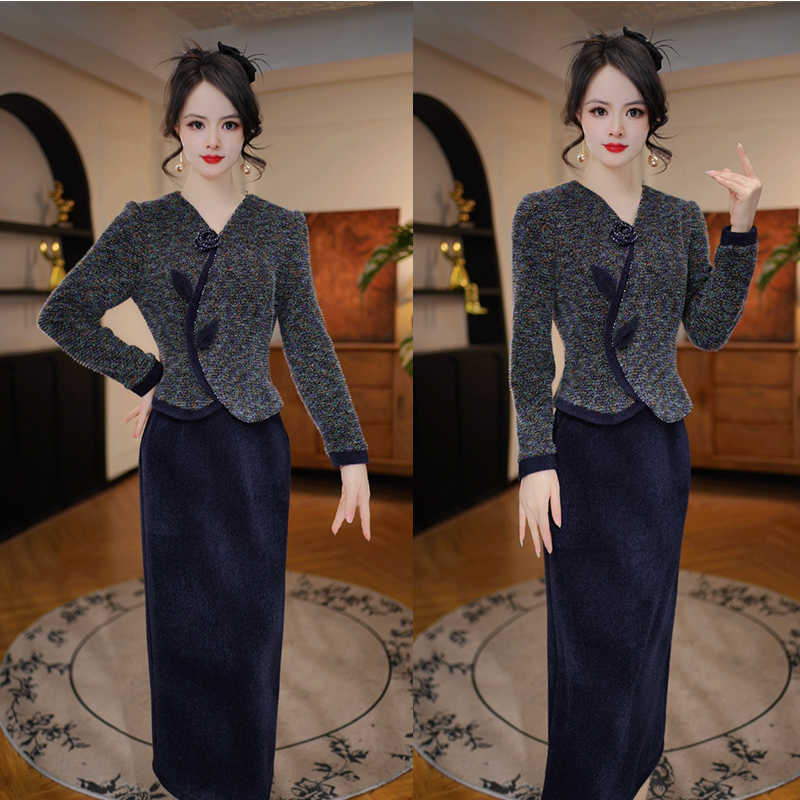 【蓝花轻语】2025冬季新款收腰显瘦洋气减龄轻奢女人味打底连衣裙