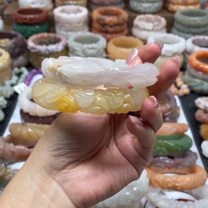 石英质玉手镯未镶嵌