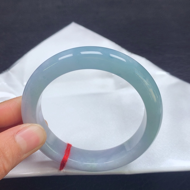 翡翠手镯未镶嵌55圈