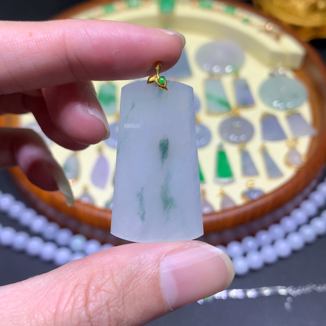 翡翠吊坠(不含链)18K金镶嵌