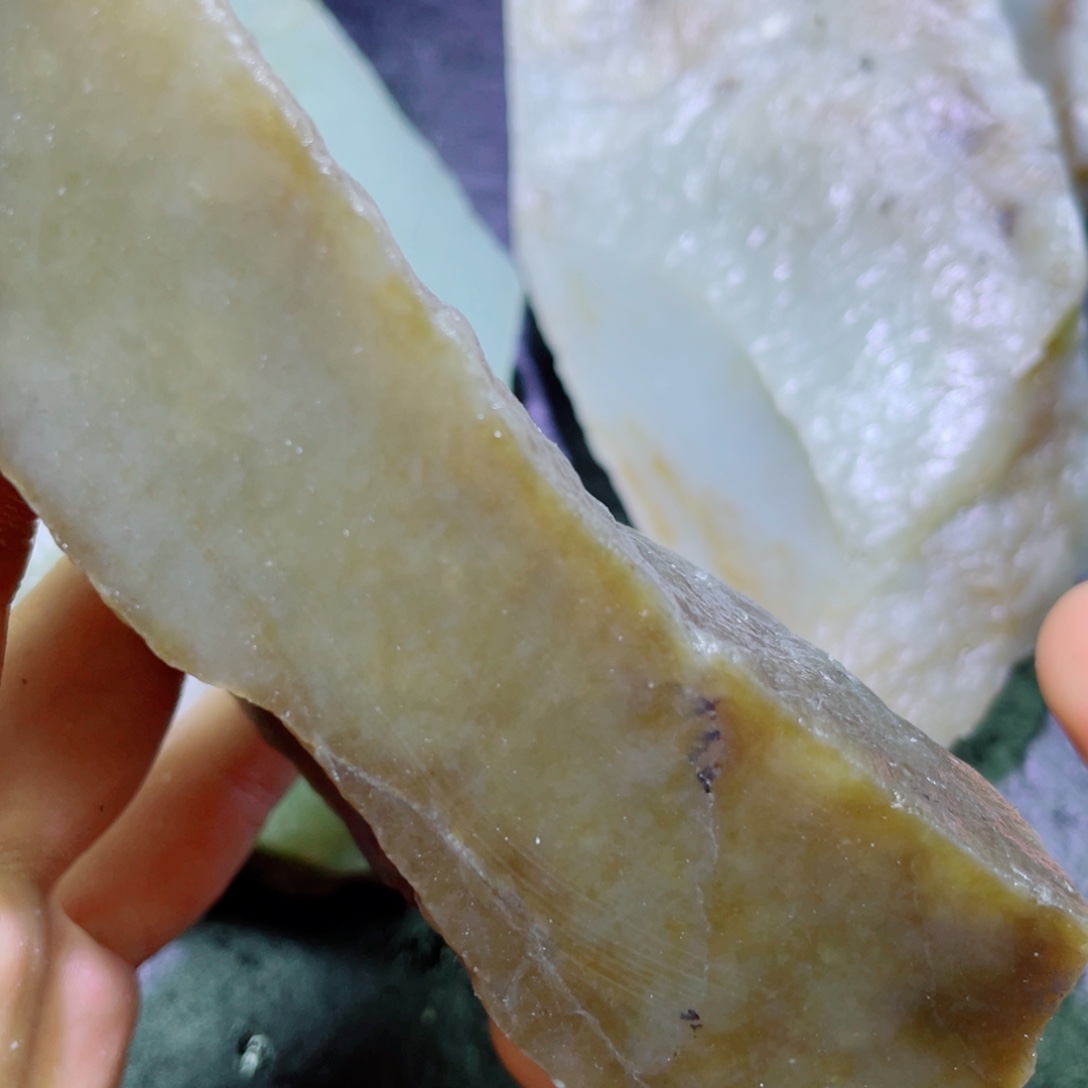 和田玉未镶嵌珠宝半成品