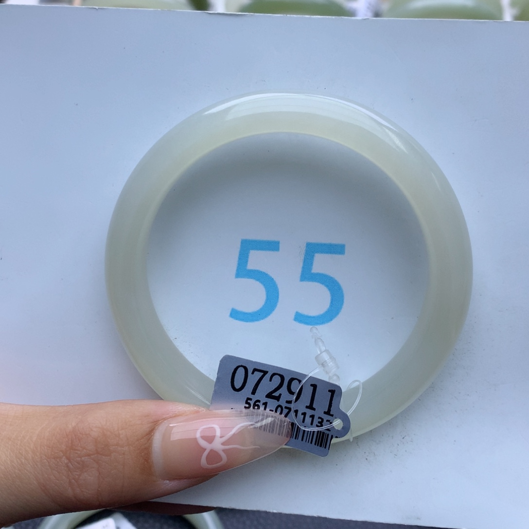 和田玉手镯未镶嵌泡*糖