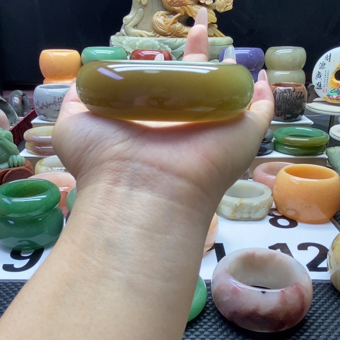 a***o石英质玉未镶嵌手镯