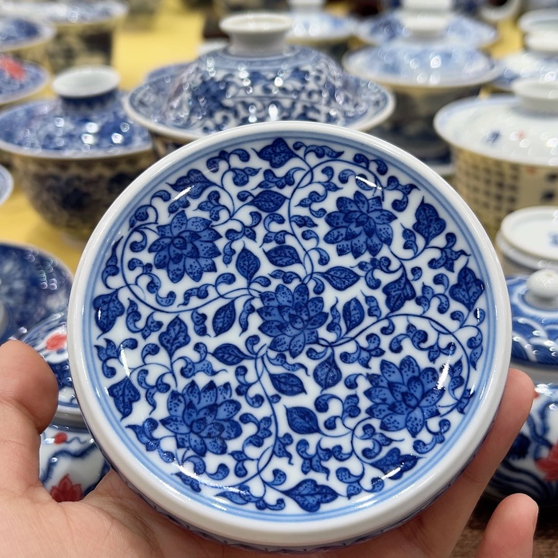 清**來正宗柴窑缠枝莲盖置