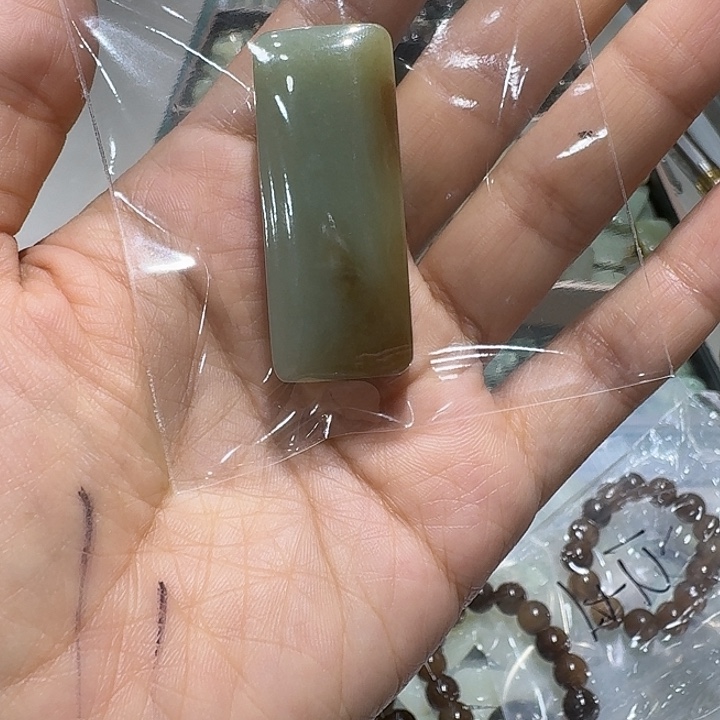 喻***喻和田玉（糖玉）未镶嵌手链