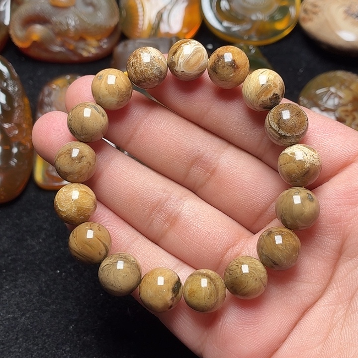 .***溟琥珀未镶嵌颈饰59