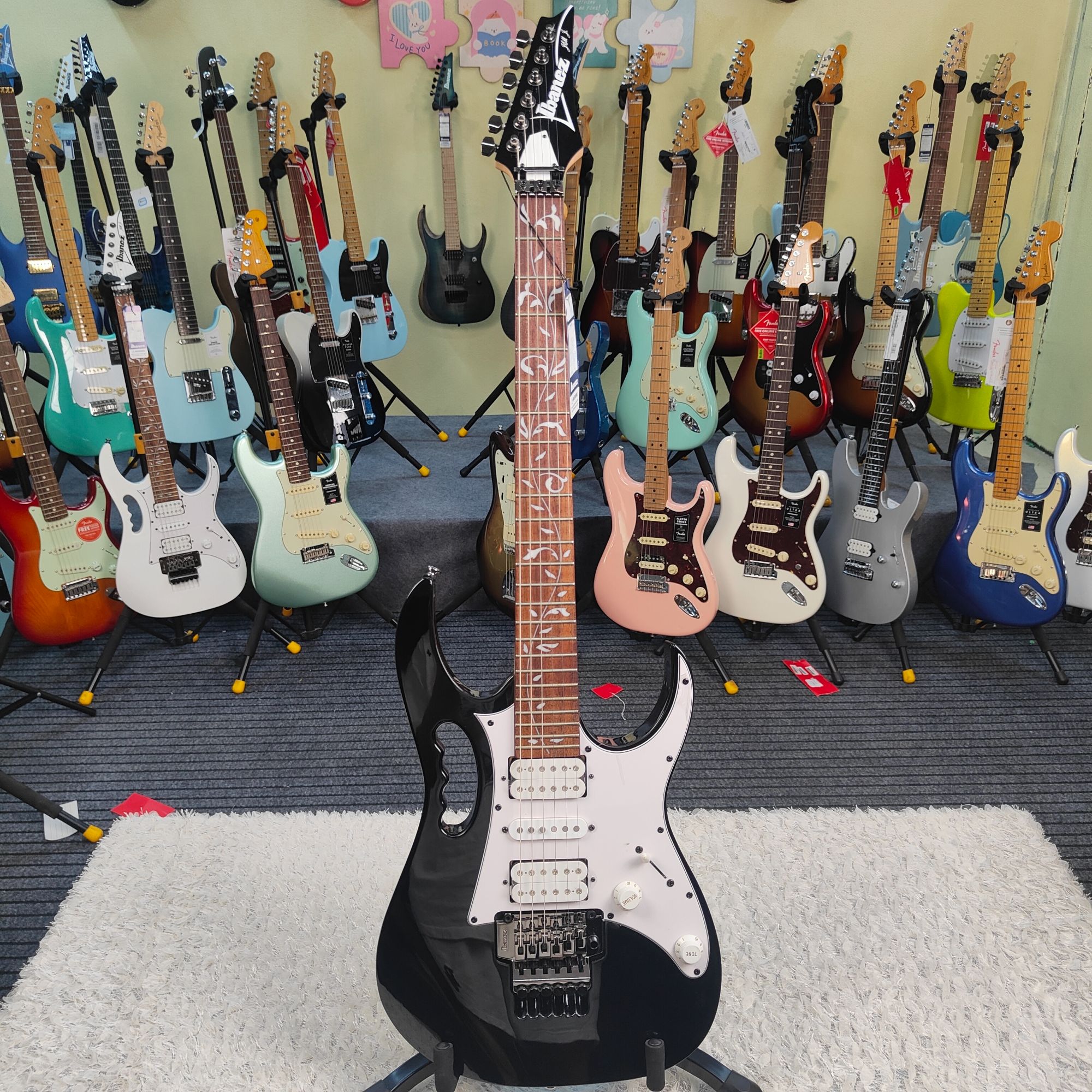 特价微瑕印尼产Ibanez依班娜JEMJR-BK黑色双摇电吉他