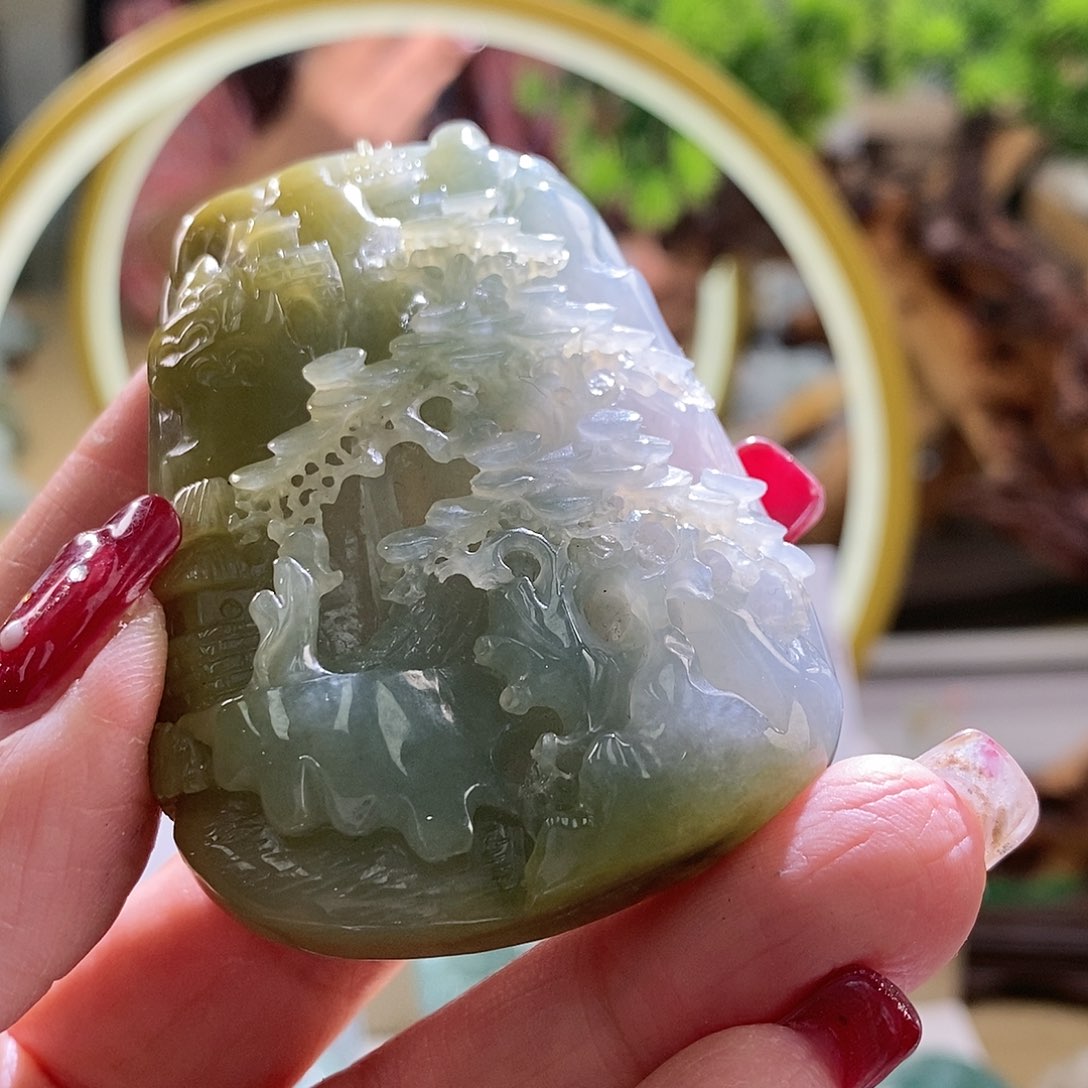 【闪购商品】翡翠颈饰未镶嵌山水