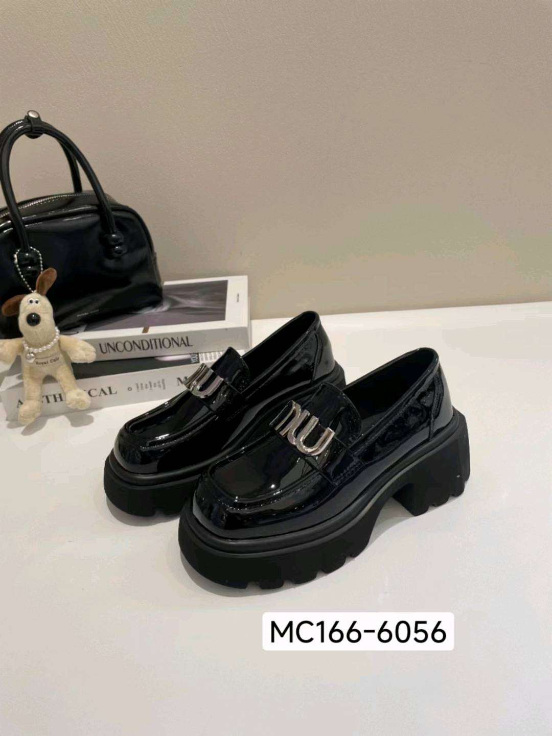 2024年爆款乐福鞋