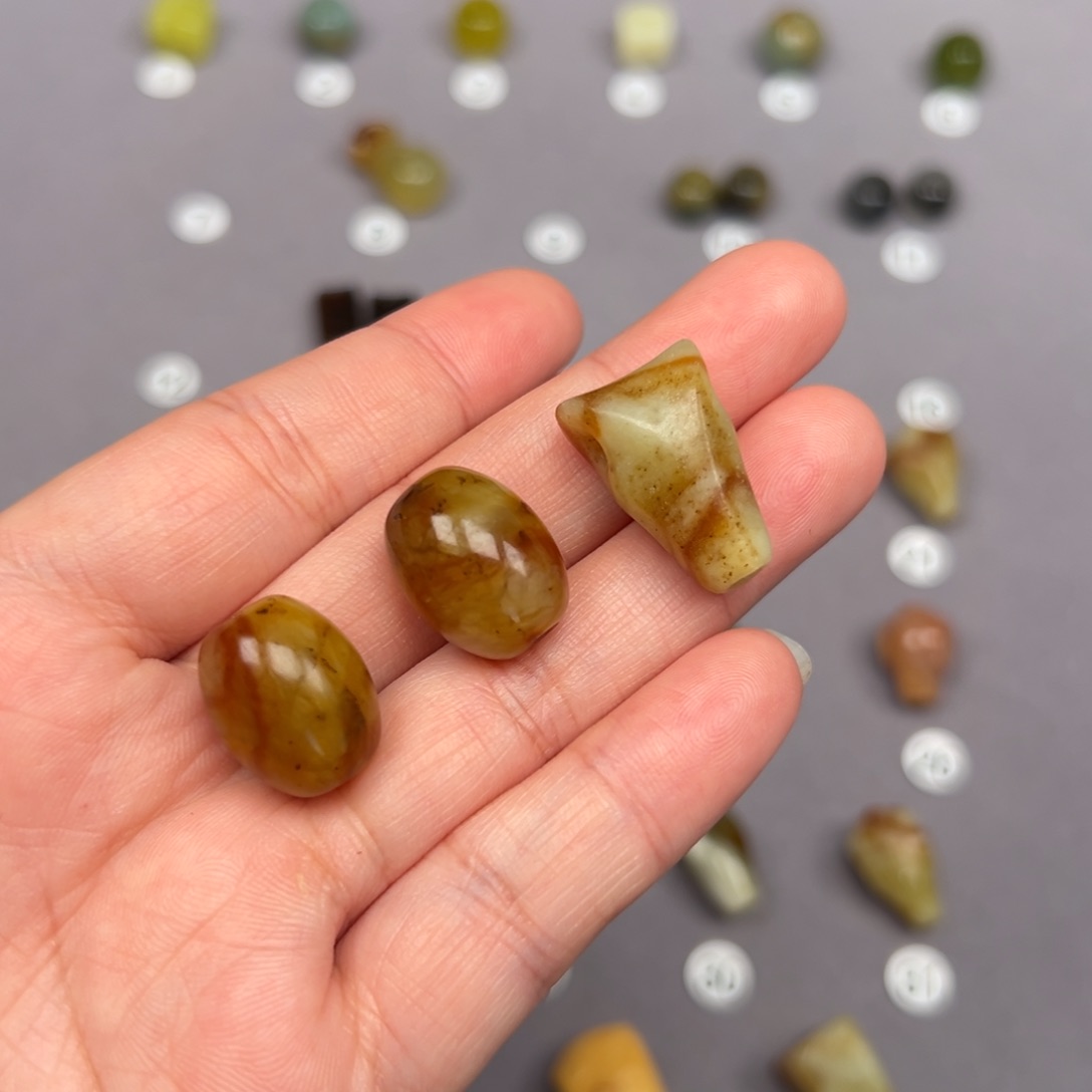 未镶嵌蛇纹石玉颈饰微瑕不退不换