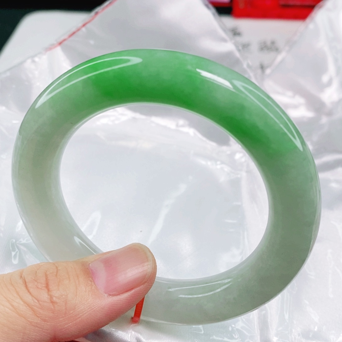 未镶嵌手镯翡翠54圈口圆条闭眼冲