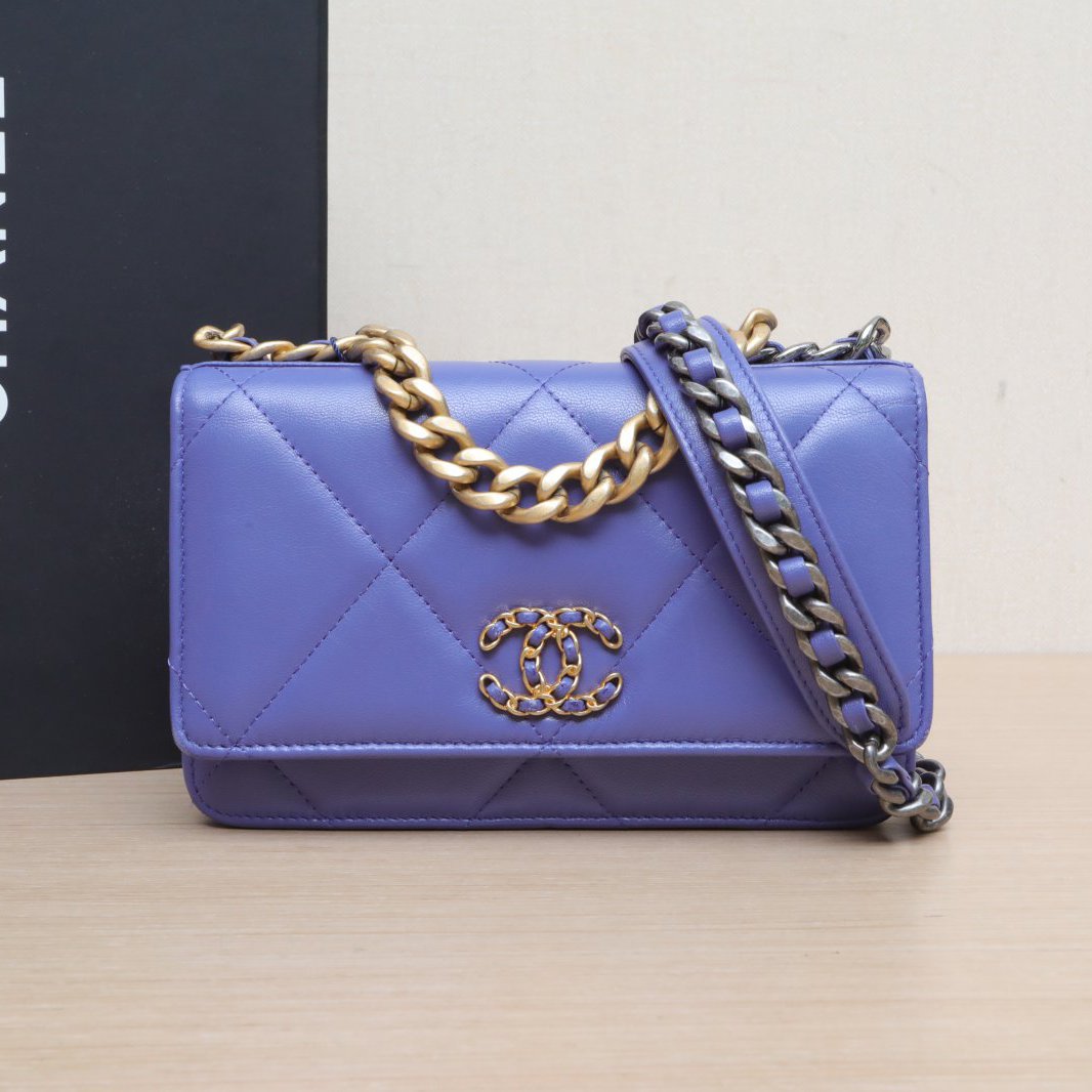 95新 Chanel/香奈儿 【双双】19BAG 吸扣WOC 19 紫色30开 金银扣