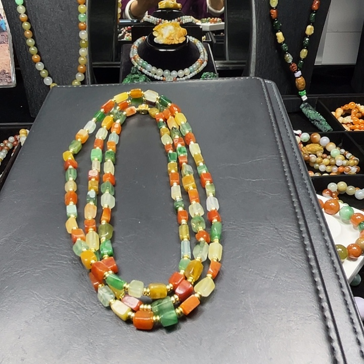 翡翠未镶嵌颈饰多宝随形项链