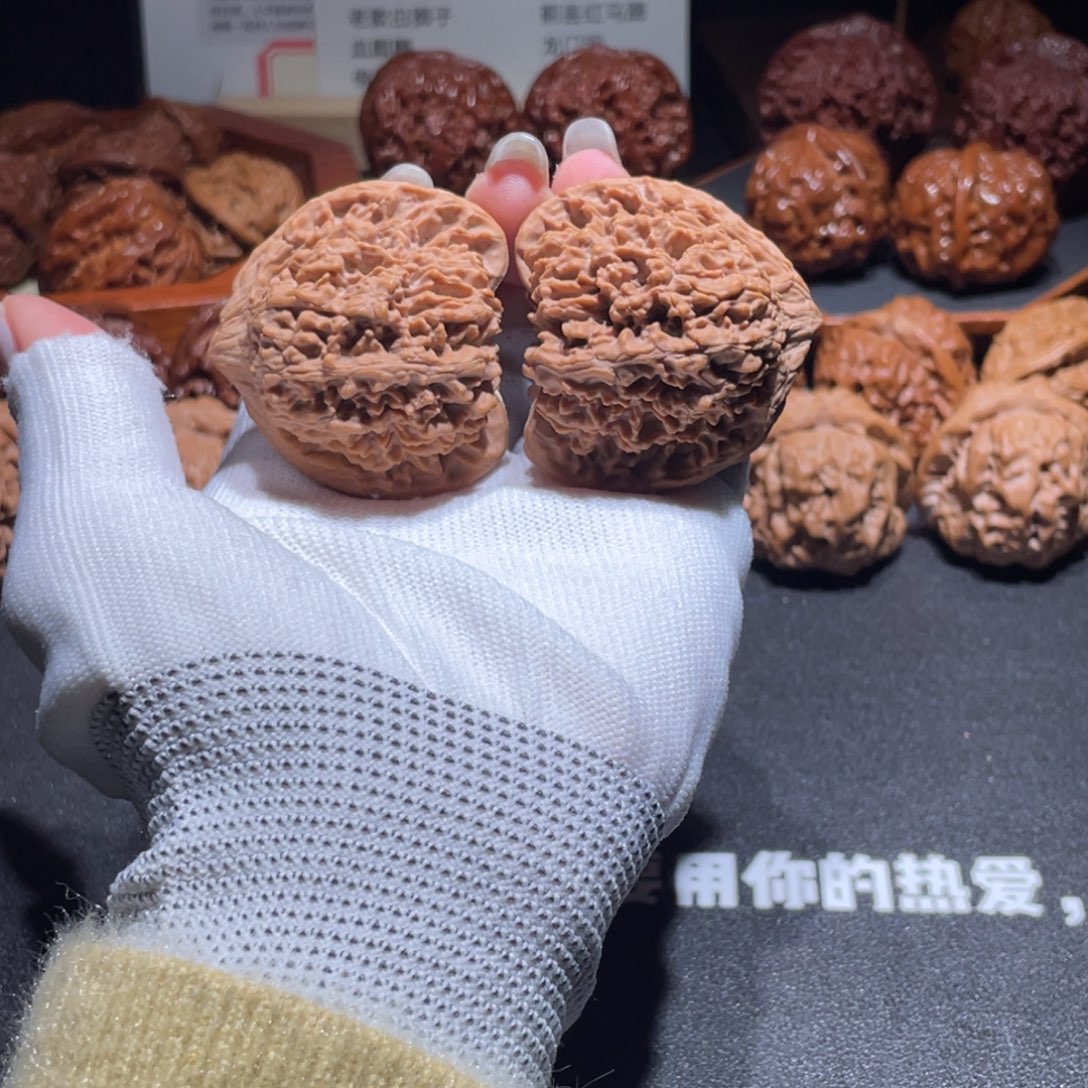 文玩核桃吊坠43.38满天星3017