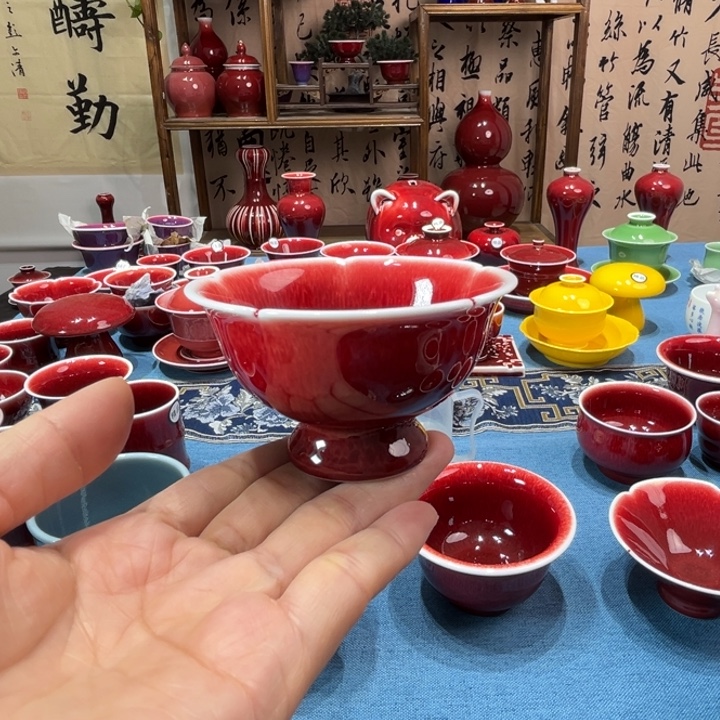 景德镇陶瓷花口杯