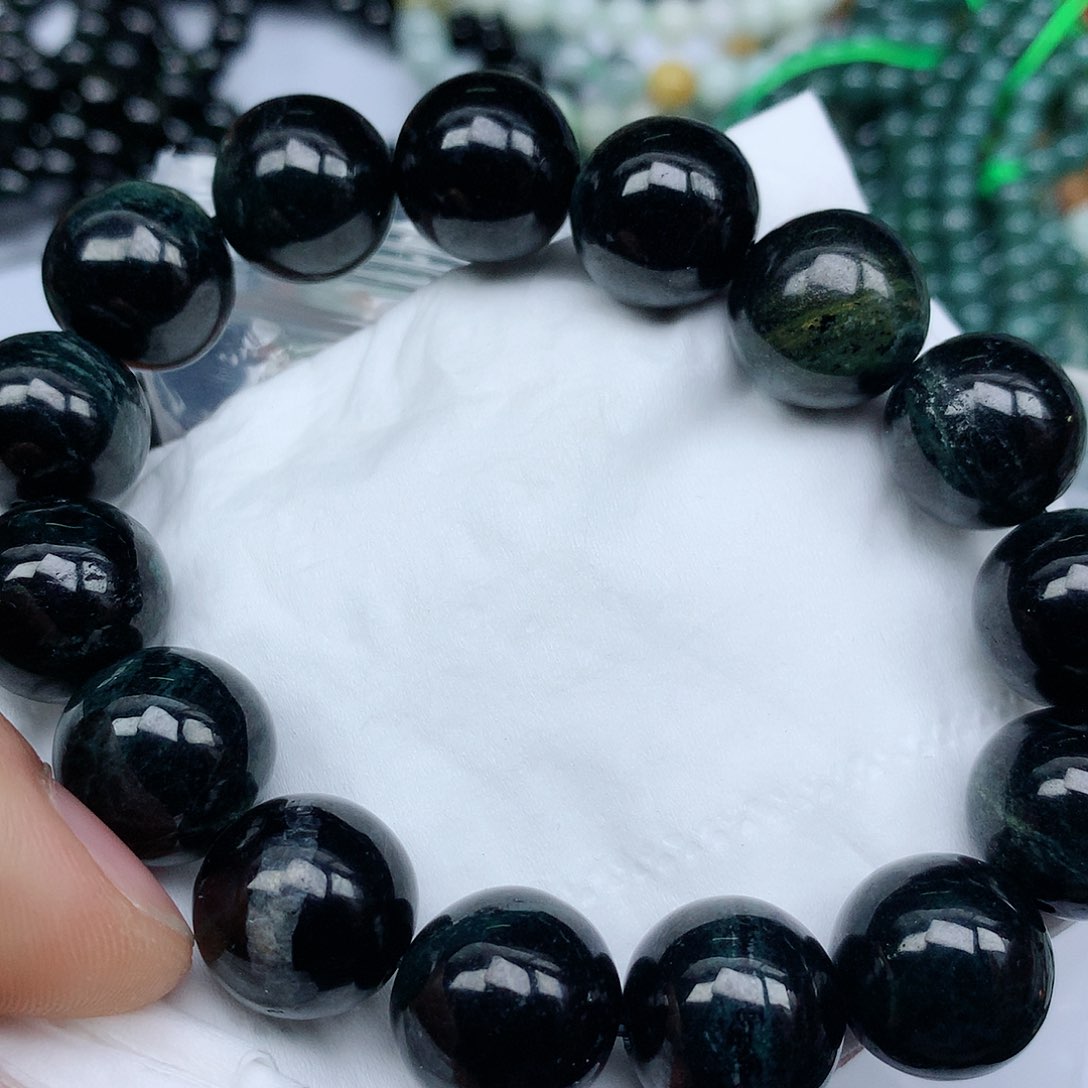 翡翠颈饰未镶嵌手串