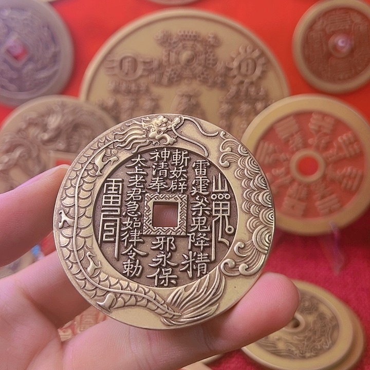 精品高货花钱护您万周全（现代工艺品