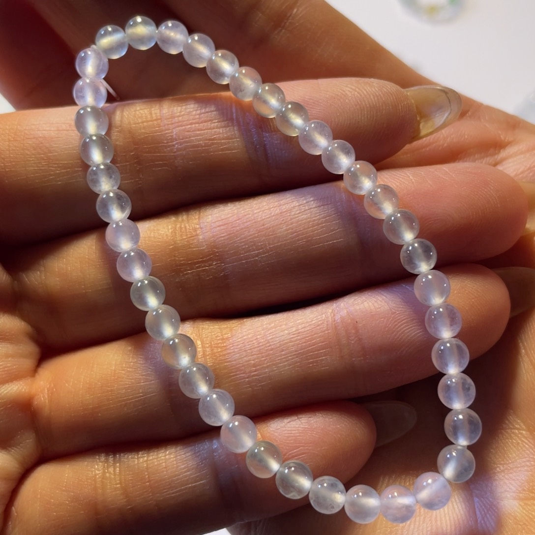 翡翠戒指未镶嵌珠串