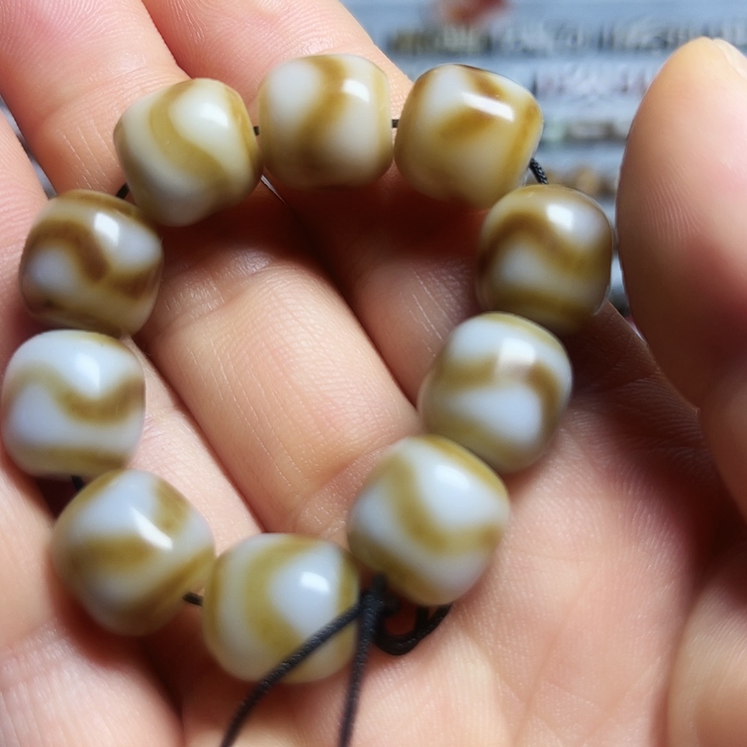 干***学玛瑙/玉髓合金颈饰