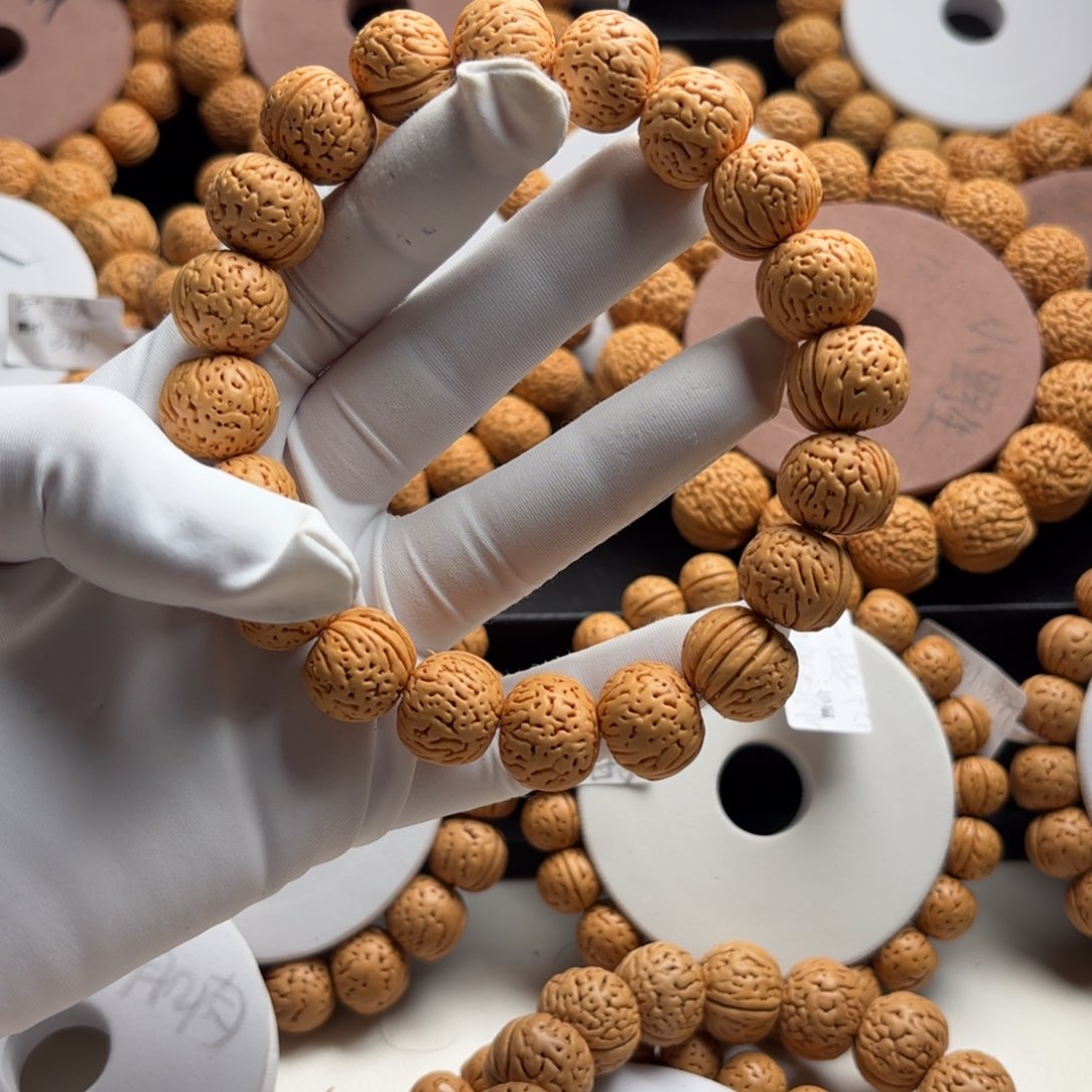 怦***Z菩提籽类南瓜桃核手串精品