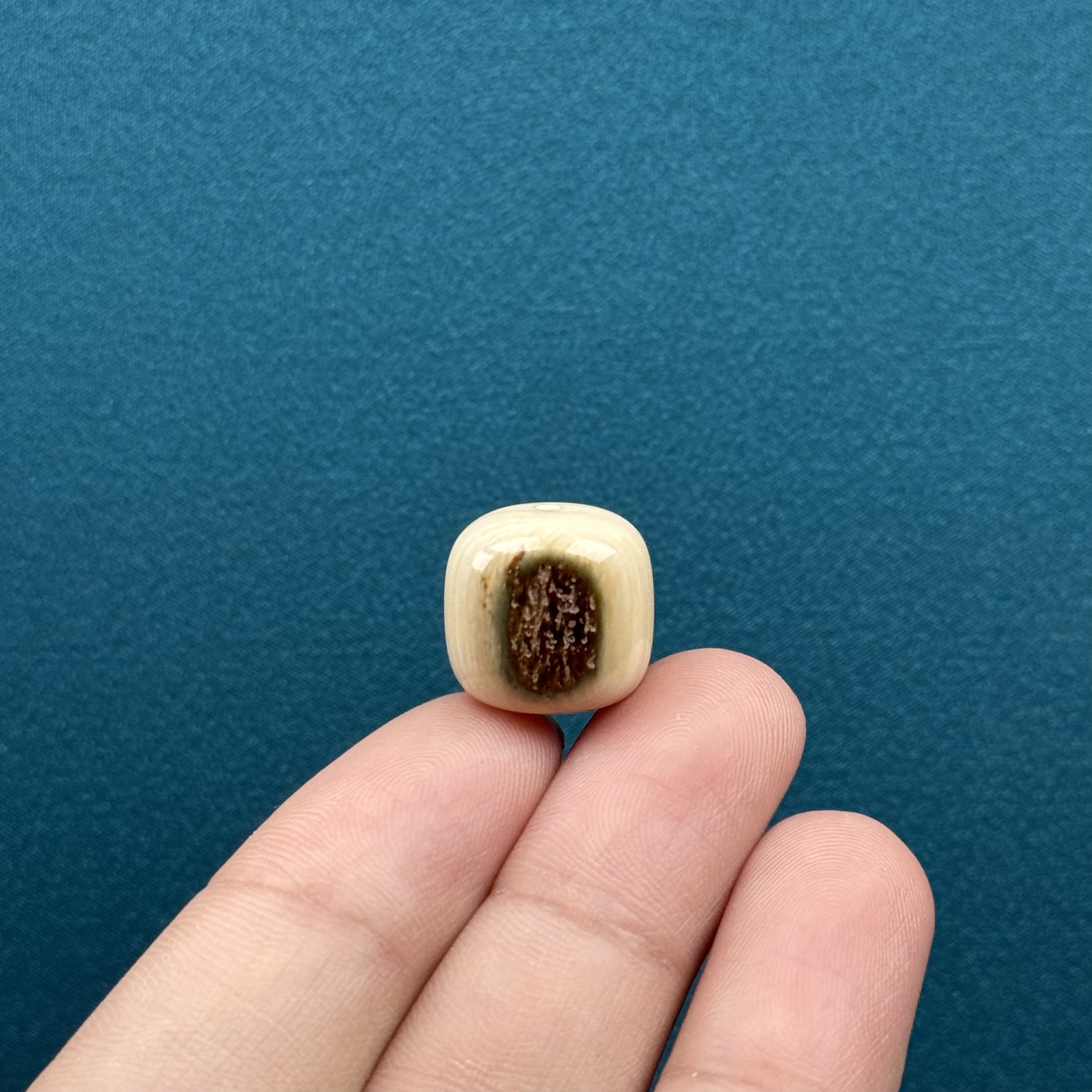 D66-19天然猛犸牙蓝眼睛桶珠【微瑕特价】14.6*14mm一物一图支持鉴