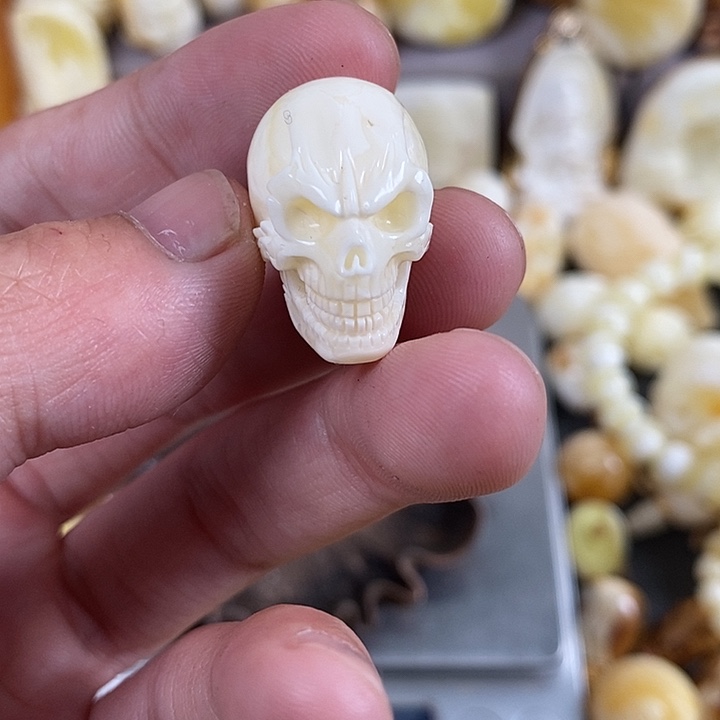 琥珀裸石未镶嵌你