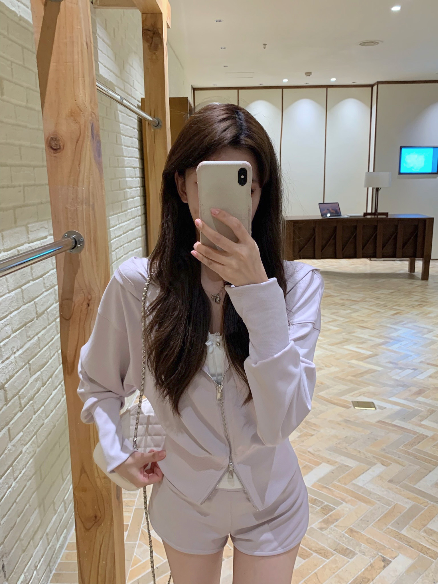 白水女 现货 连帽卫衣外套女休闲短裤两件套B50853190 B50853387