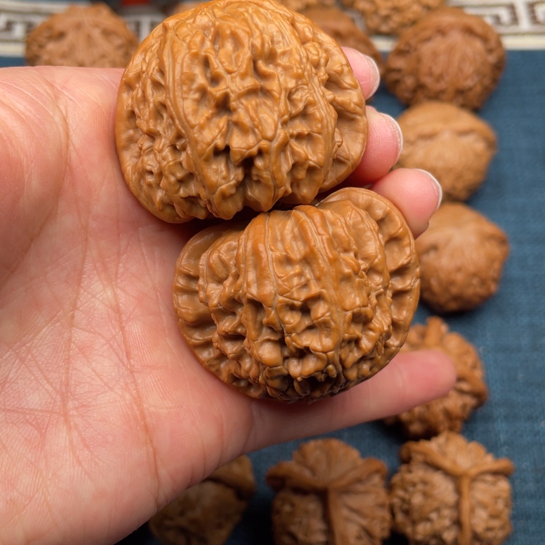 把件文玩核桃44精品三角球白