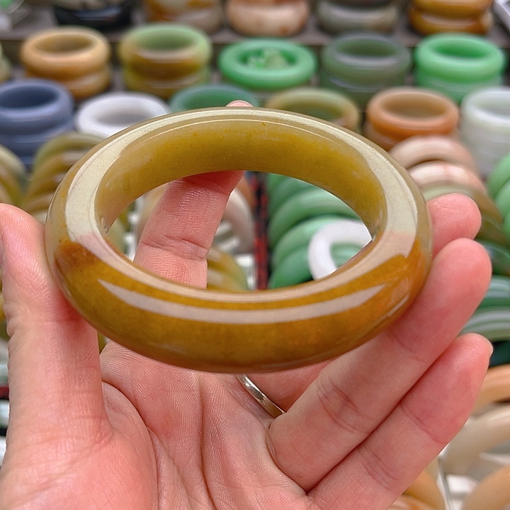 未镶嵌手镯（圆镯）石英质玉