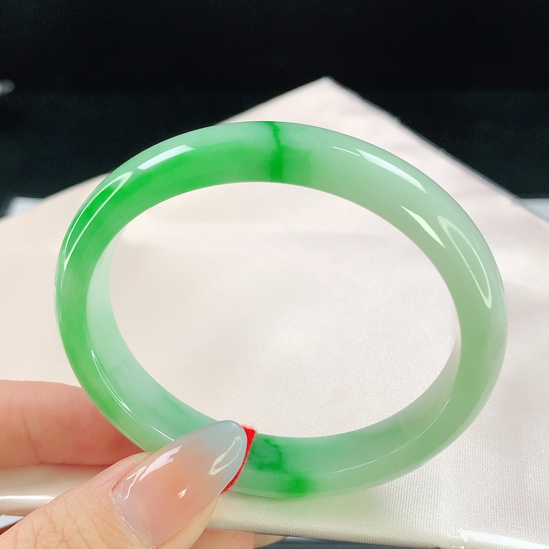 翡翠手镯未镶嵌55.3贵妃镯