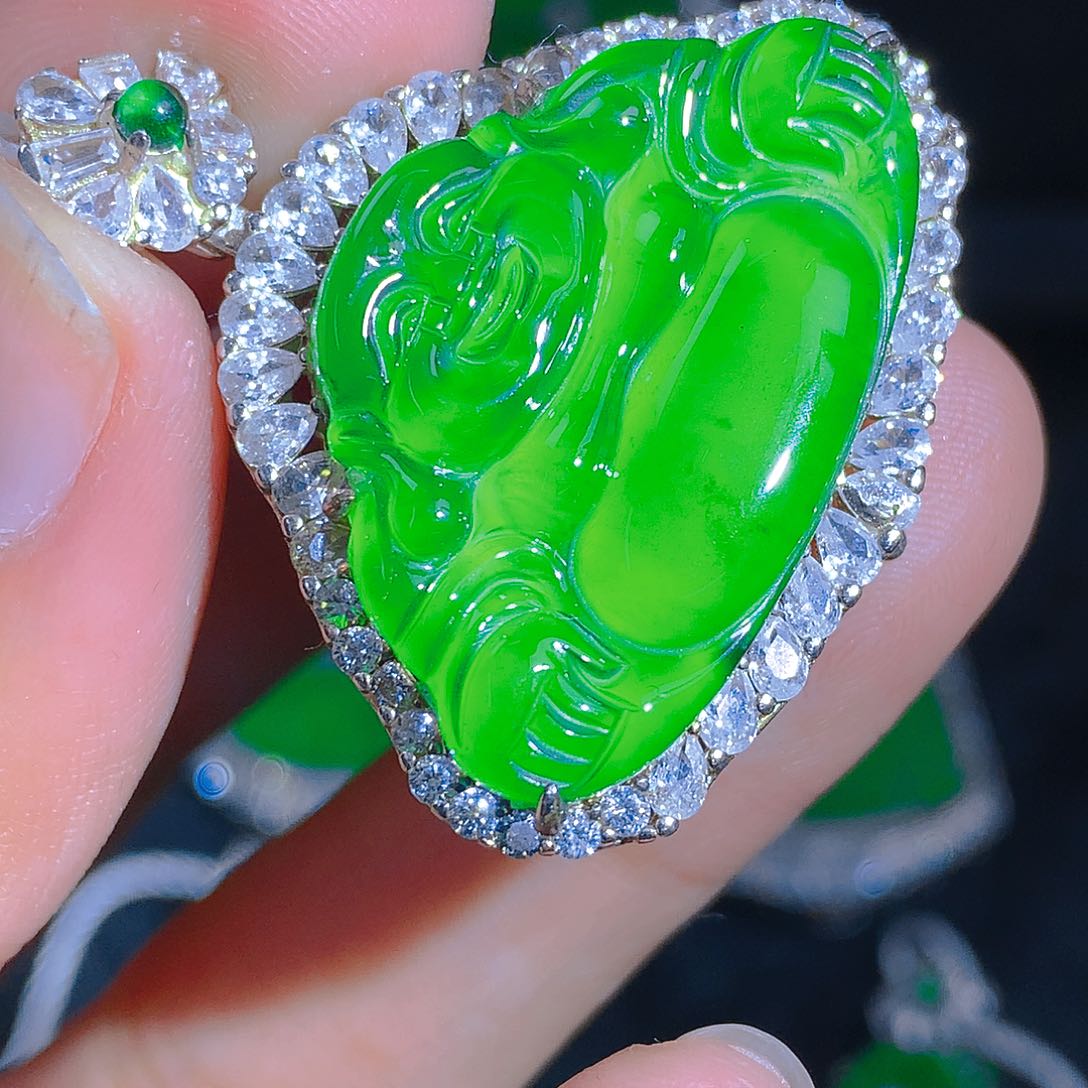 翡翠颈饰银S925镶嵌吊坠